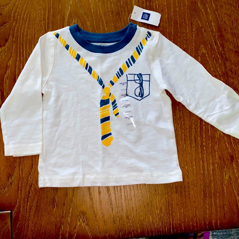 NWT BABY GAP TEE 12-18M